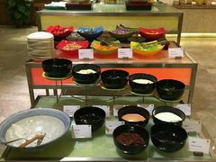 -华邑酒店·鲜艳全日自助餐厅