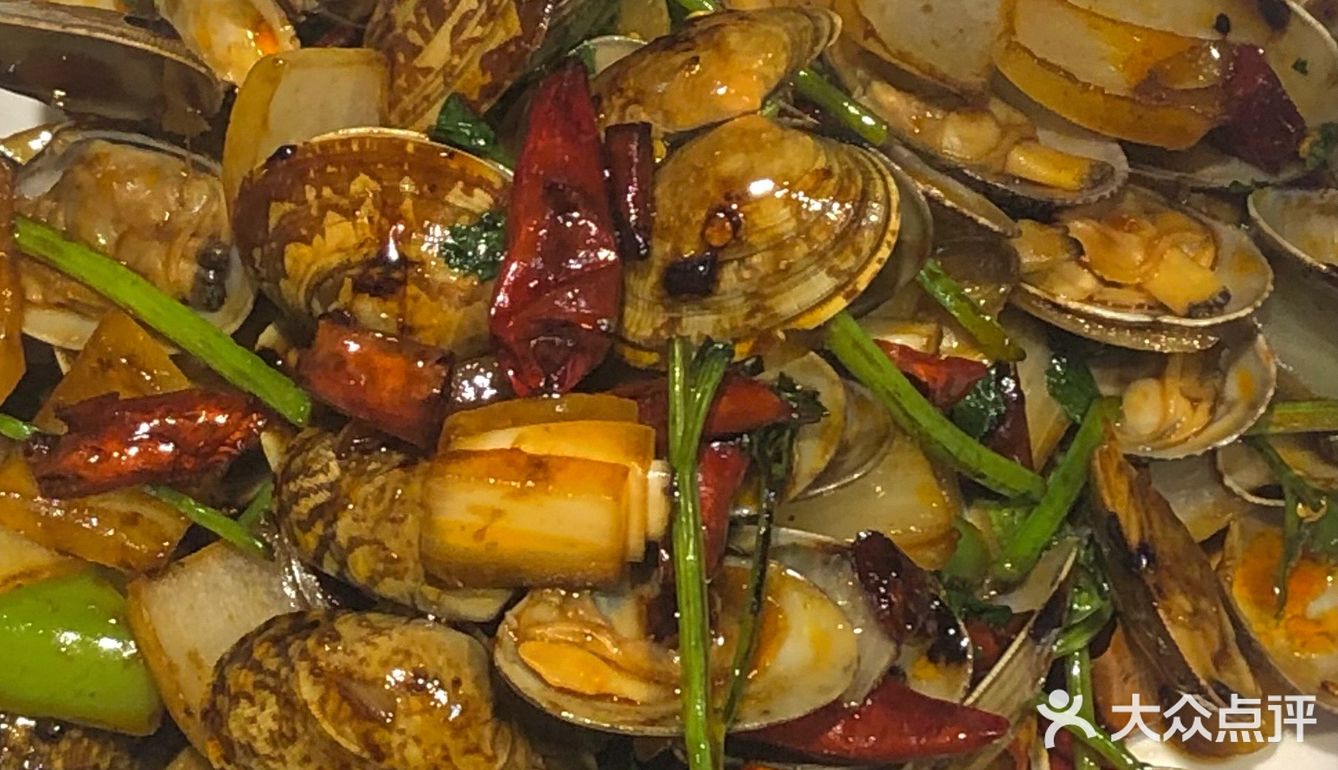 三十几块一大桌东西，人均三四十吃的很棒