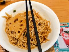 -诚铭记·虾仁汤包·成都小吃(融创店)