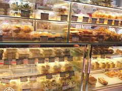 -白玉兰食品甜凤店(合生汇店)