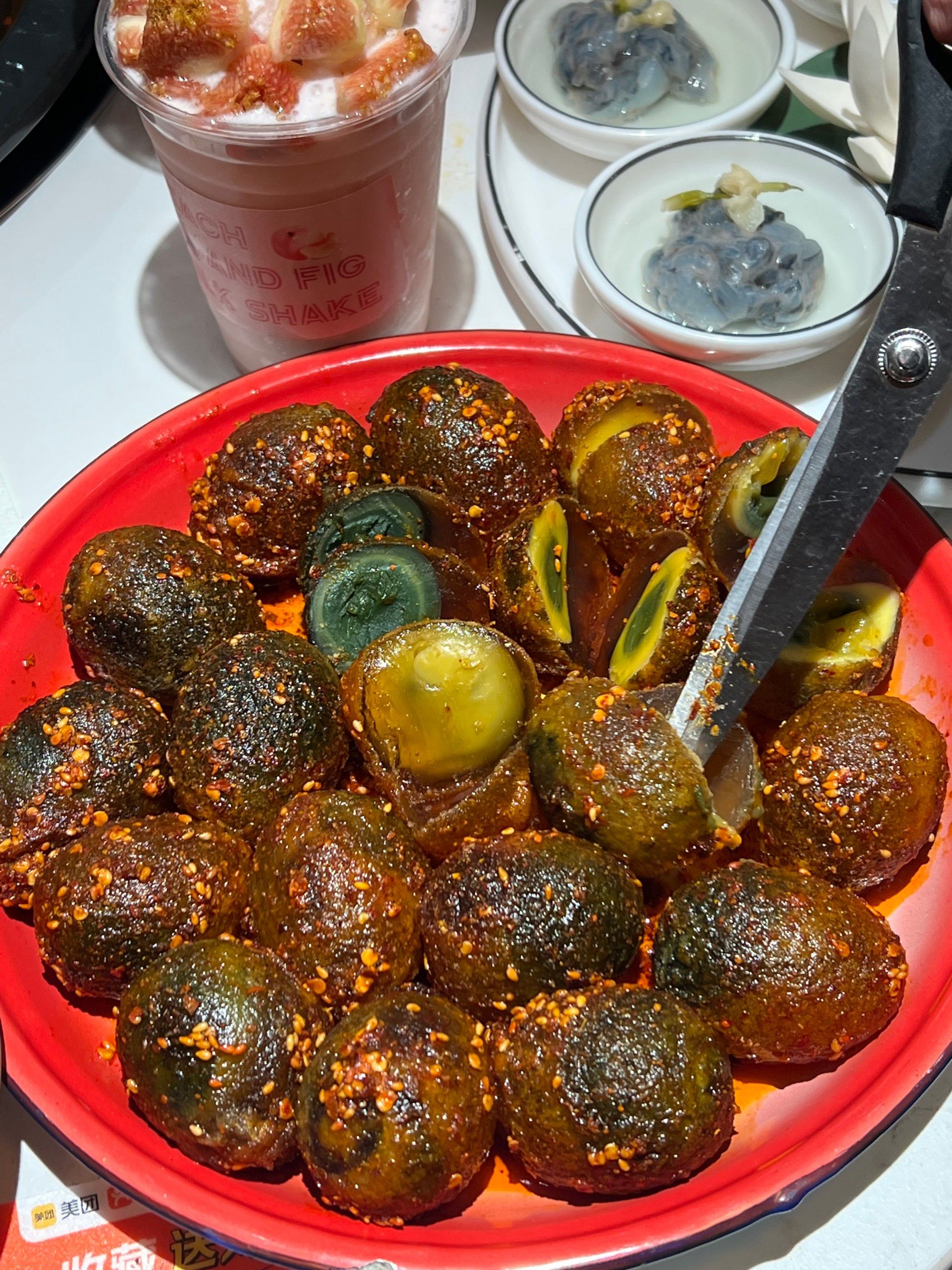 哈尔滨前卫啊!油炸皮蛋和生巧巧克力冻 绝了