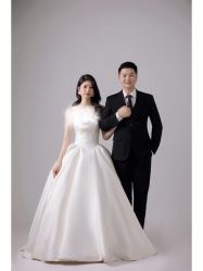 -雪中彩影婚纱摄影·微光艺术中心