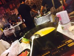 -鲜入围煮花胶鸡海鲜火锅