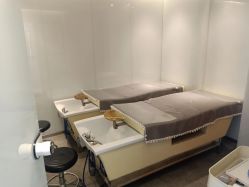 -LESSMORE科技头皮理容中心