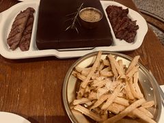 自主火山岩石烤羔羊里脊肉-Entrecôte 法国牛扒馆(保利·时光里店)