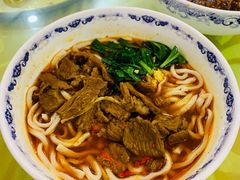 特色牛肉面-天下第一面(大雁塔北广场店)