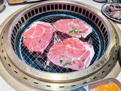 -蚂蚁洞·烤肉大营地(上海静安大悦城店)