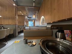 大堂-围炉肉舍•炭烤活鳗•丹东海鲜烤肉(步行街店)