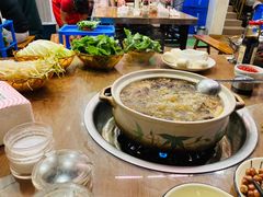 -杨记山珍鸡煲菌汤锅
