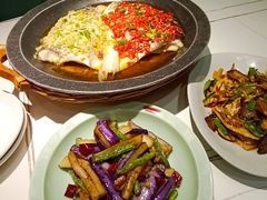 -阿瓦山寨·湘菜现炒·剁椒鱼头王(咸阳总店)