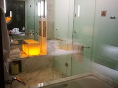 -上海滴水湖皇冠假日酒店