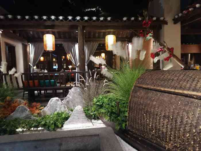 宴遇水乡(荣昌店)-"环境:古风的建筑风格,一进来就有一种穿越.