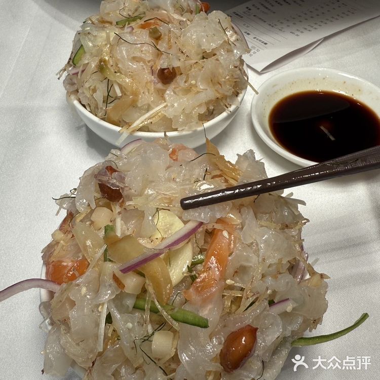 游览珠海渔女和日月贝等景点,感受珠海独特的海滨风情!