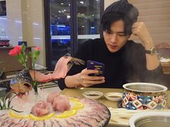 -泓炙颐凤鲜海鲜火锅料理(桐乡店)