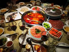 -茅草房·河畔园林火锅