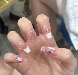 -艾珂·美甲美睫
