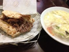 精品肘子-宝光熏肉鞋底火烧(新街口店)