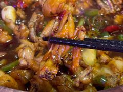 -虾弄弄海派小龙虾·牛羊蝎子火锅