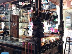 -亚龙湾亚泰商业街