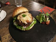 -HIGH FIVE哈福手工汉堡(桂林路店)