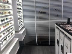 -目艮眼镜SHOWROOM(品牌集合店)