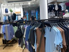 -lululemon(上海浦东IFC店)