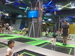 -反弹蹦床公园·亲子乐园·团建·派对(尚品奥莱店)