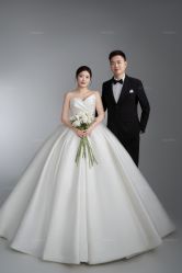 -雪中彩影婚纱摄影·微光艺术中心