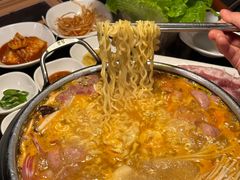 -军硕烤肉·部队火锅(二七万达店)