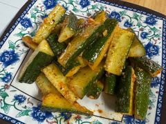 酸辣瓜条-大槐树烤肉馆