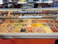 自助取餐区-崖口煲仔饭