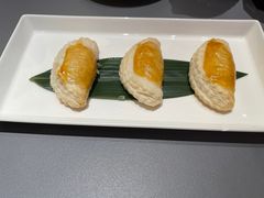 金枕榴莲酥-桂满陇·手作小笼包&江南叫花鸡(中山公园店)