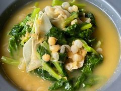 豌豆黄浸豌豆尖-半山腰·云南菜(侨福芳草地店)