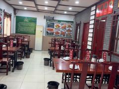 -湖南人家湘菜馆(镇江路店)