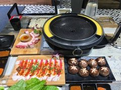 -三国惹火烤肉·中日韩烤肉集合店(百草路店)
