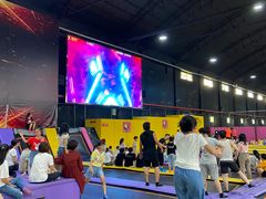 -嘿哟动霸CHUA·新潮玩运动娱乐中心·蹦床滑冰团建乐园