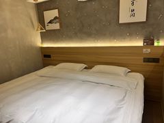 -闲隅江景艺术酒店(解放碑洪崖洞总店)