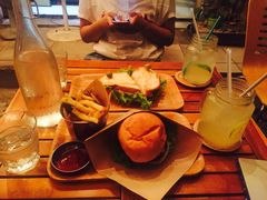 -BURGER BRO'S