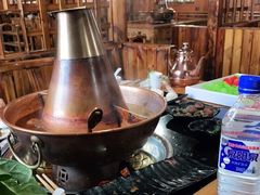 -果松木炭酸菜铜火锅·外婆参鸡汤