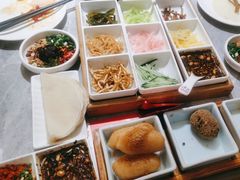 -野山舂·贵州现舂酸汤牛肉(民生路店)