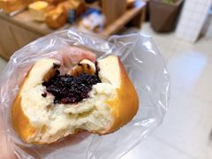 -沁屋面包店(人民东路店)