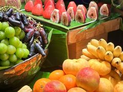 -雍容荟活帝王蟹活龙虾自助(苏宁旗舰店)