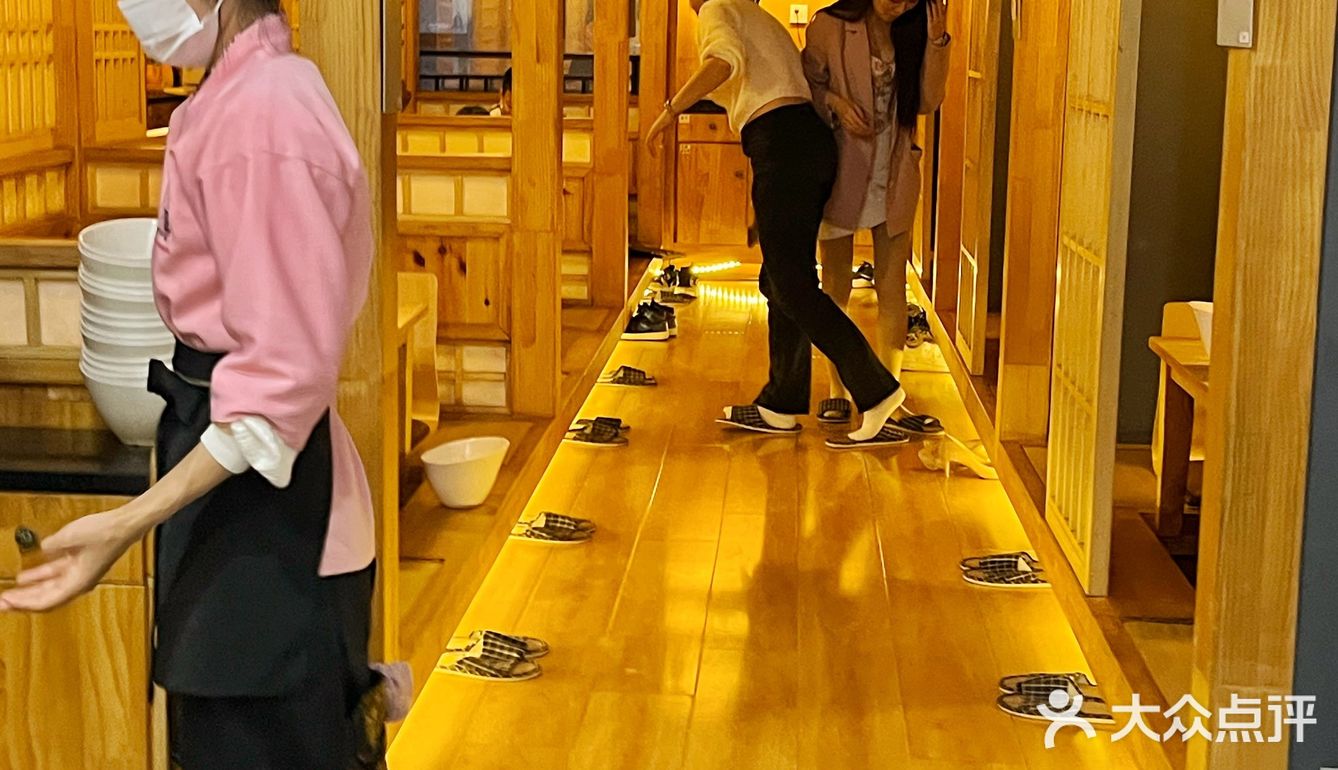 西安高新高端日料自助实现各种刺身起来自由