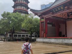 -绳金塔