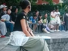 -三里屯东五街银杏大道
