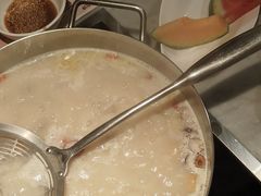 -尚尚仙·酸汤猪手·猪肚鸡火锅(华联万柳购物中心店)