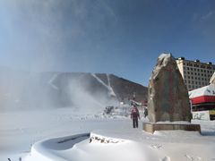 -亚布力新体委滑雪场