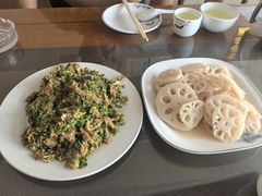嫩荷叶炒鸭蛋-微山岛春天里酒家