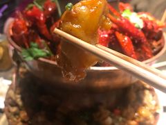 -沪小二炭火蛙锅(淮海中路美食不夜城店)