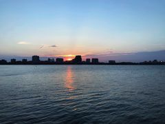 -上海滴水湖皇冠假日酒店